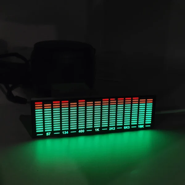 Medidor VU de LED Estilo Anos 80 – Luz que Dança com a Música